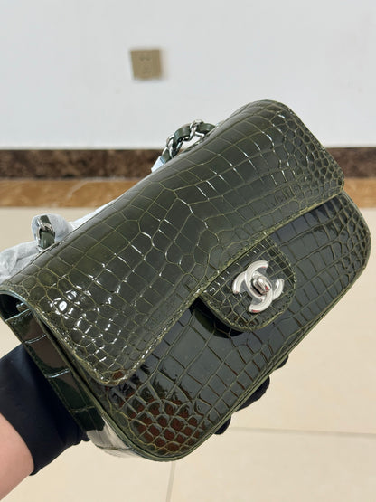 Vintage Alligator Texture Leather Handbag - Women’s Chain Shoulder Bag