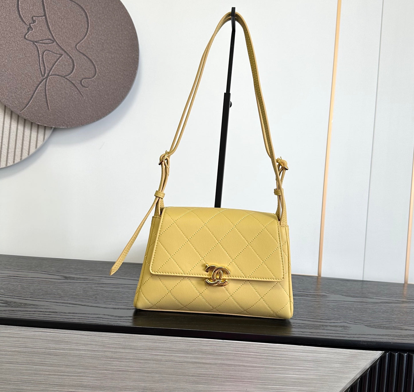 Retro Leather Flap Handbag - Women’s Adjustable Shoulder Bag