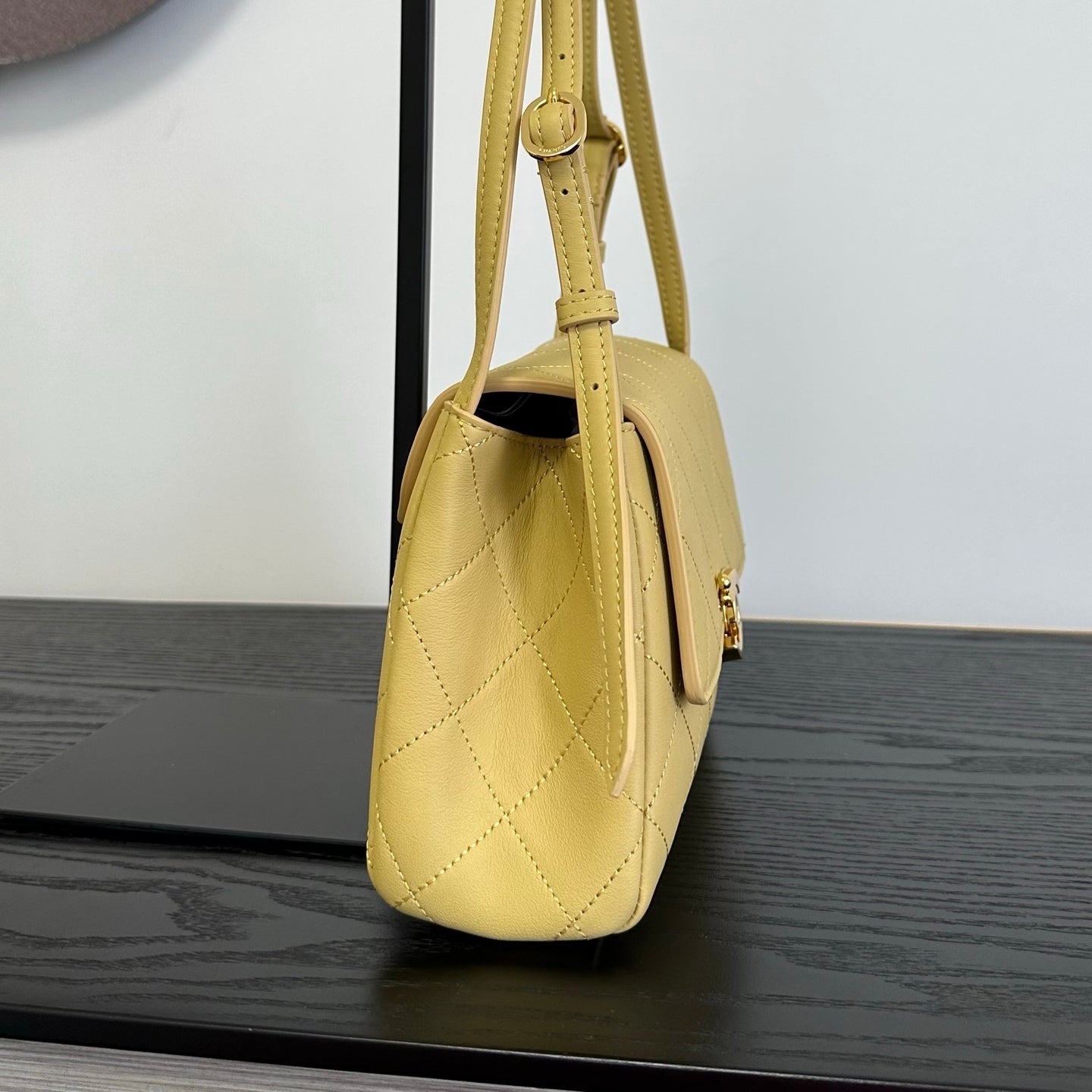 Retro Leather Flap Handbag - Women’s Adjustable Shoulder Bag