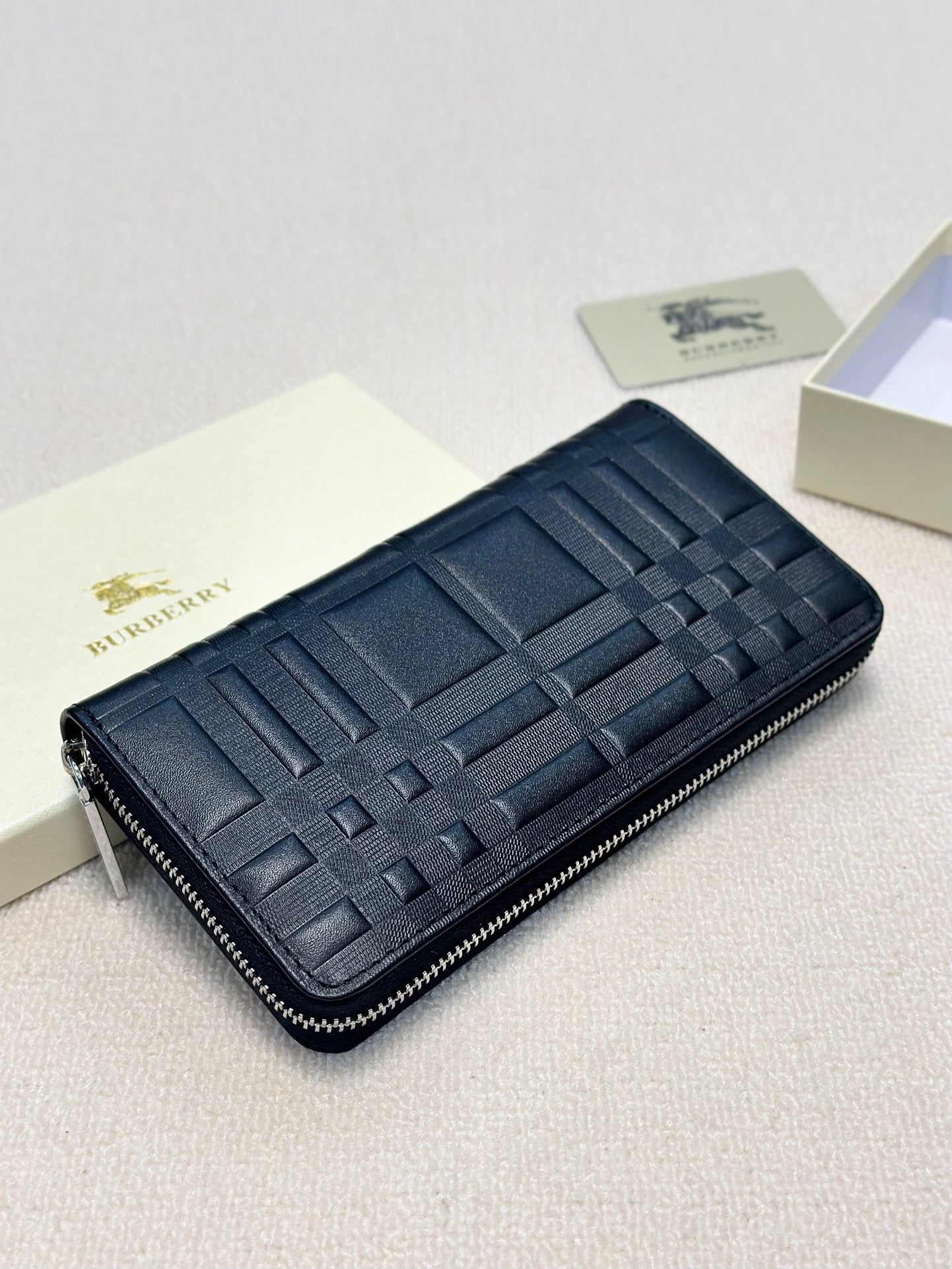 Men’s Leather Continental Zip Clutch - Textured Check Pattern Organizer Wallet