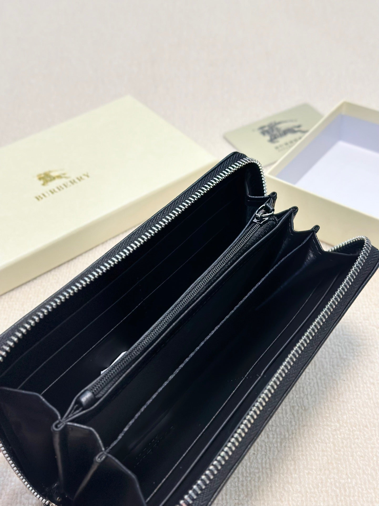 Men’s Leather Continental Zip Clutch - Textured Check Pattern Organizer Wallet