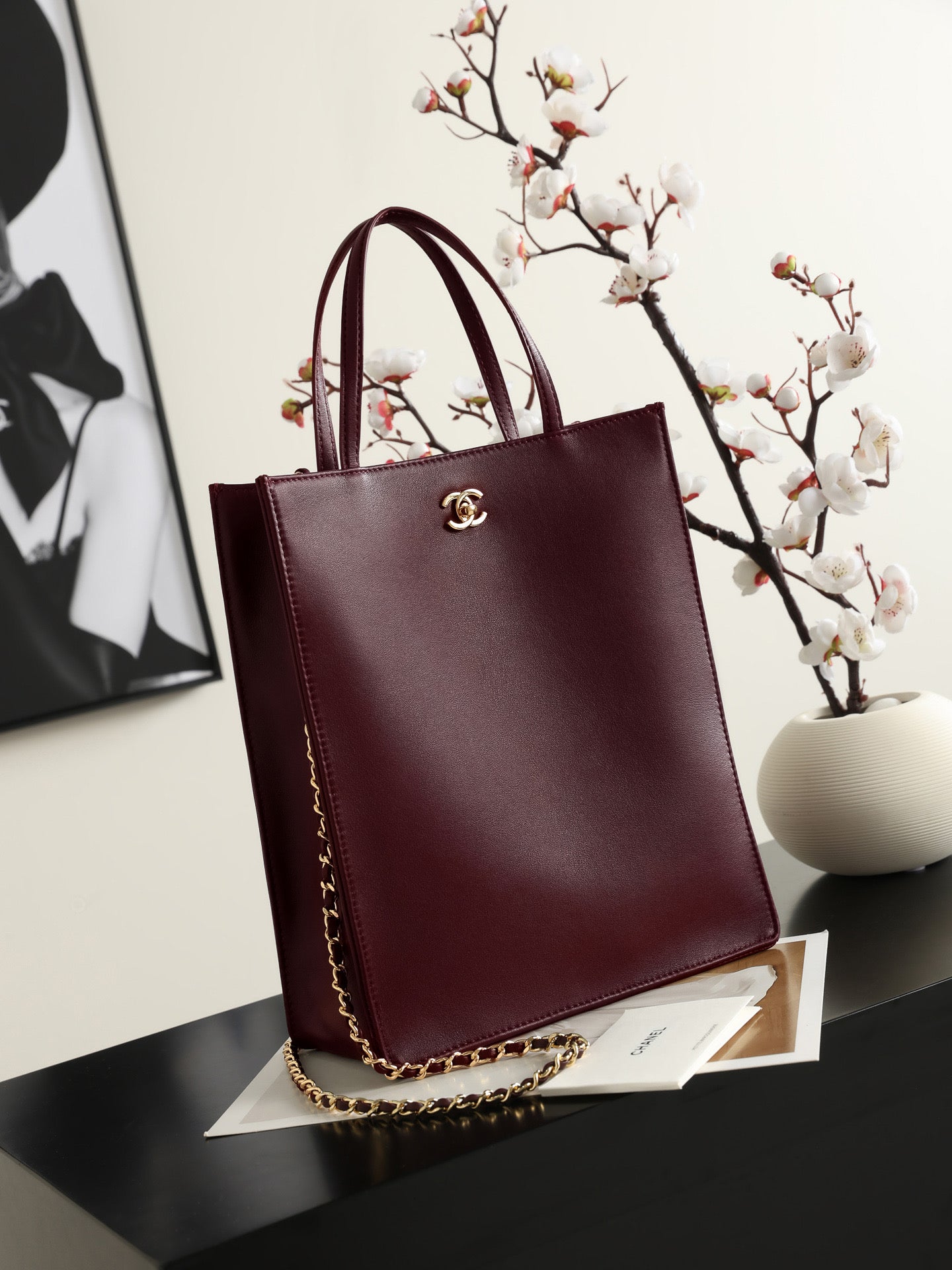 Women’s Vertical Leather Tote Bag - Gold Chain Handle Top-Handle Shoulder Purse